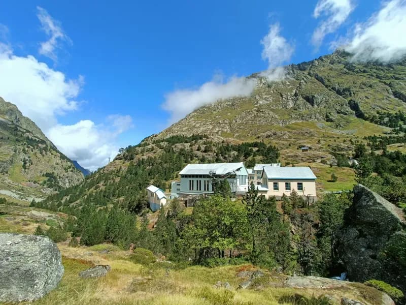 Refuge picture